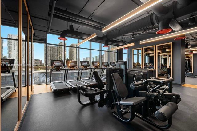 20 NE 11 St ExecPH11, Miami, FL 33132