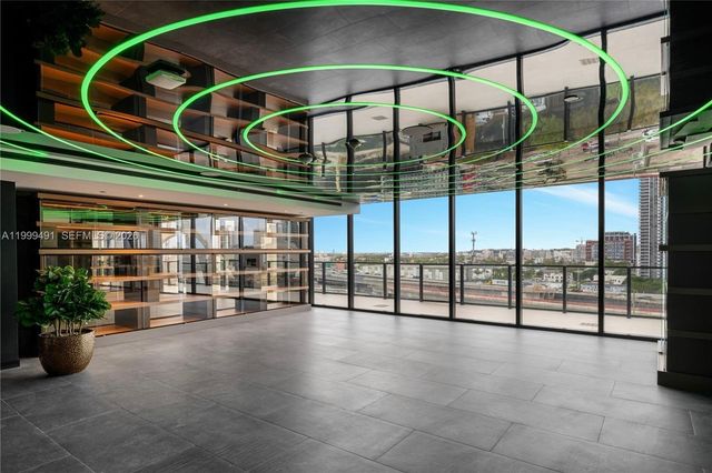 20 NE 11 St ExecPH11, Miami, FL 33132