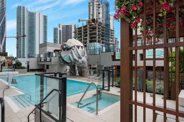 20 NE 11 St ExecPH11, Miami, FL 33132