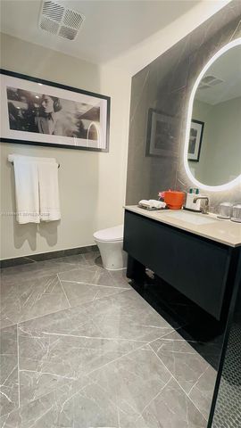 20 NE 11 St ExecPH11, Miami, FL 33132