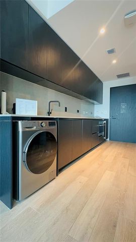 20 NE 11 St ExecPH11, Miami, FL 33132