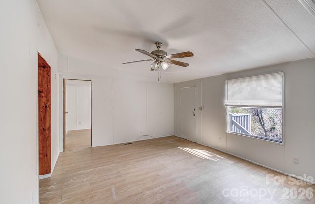10 Lands End Drive, Candler, NC 28715