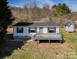 10 Lands End Drive, Candler, NC 28715