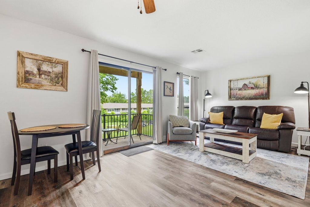 180 Lake Club Drive 4, Branson, MO 65616
