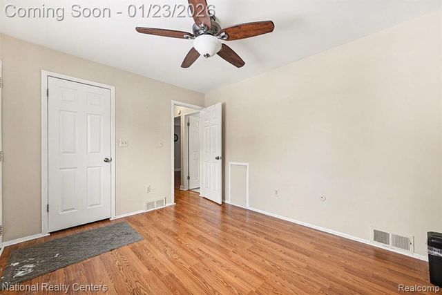 38073 Sherwood Street, Westland, MI 48185