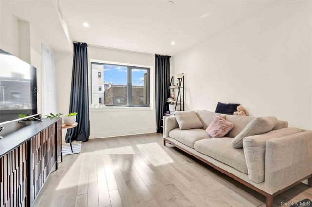 31-41 29th Street 3B, Astoria, NY 11106