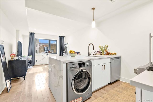 31-41 29th Street 3B, Astoria, NY 11106