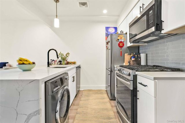 31-41 29th Street 3B, Astoria, NY 11106