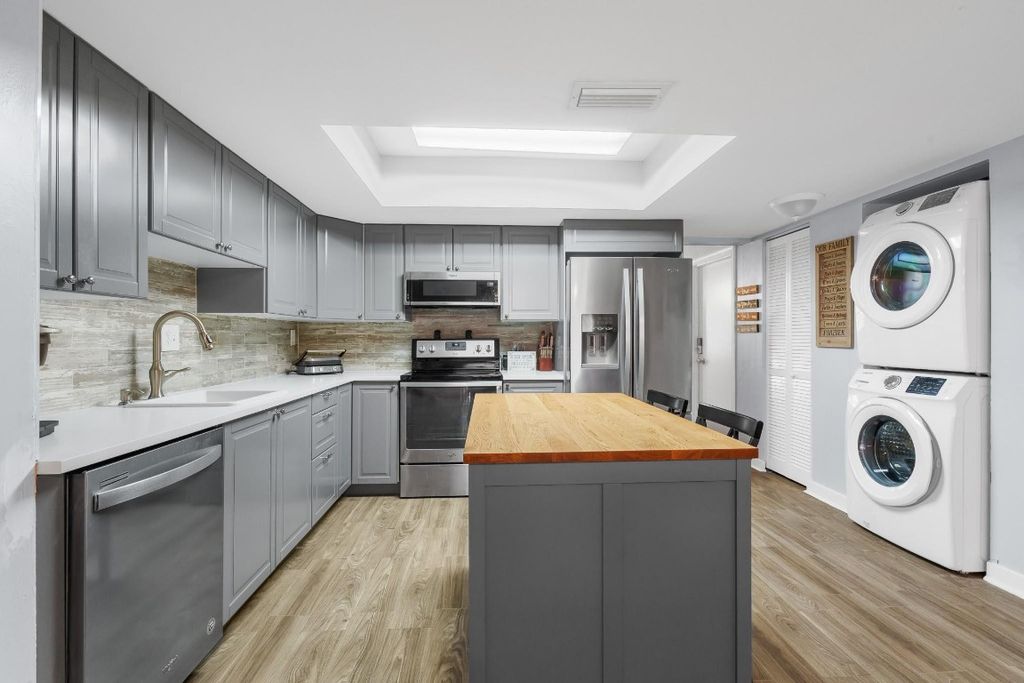 8101 NW 27th Street 4, Coral Springs, FL 33065