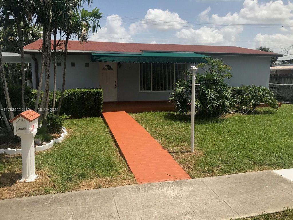 1221 W 62nd St, Hialeah, FL 33012