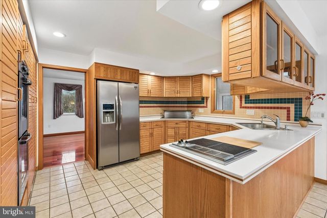 1734 HALLMAN DR, Blue Bell, PA 19422