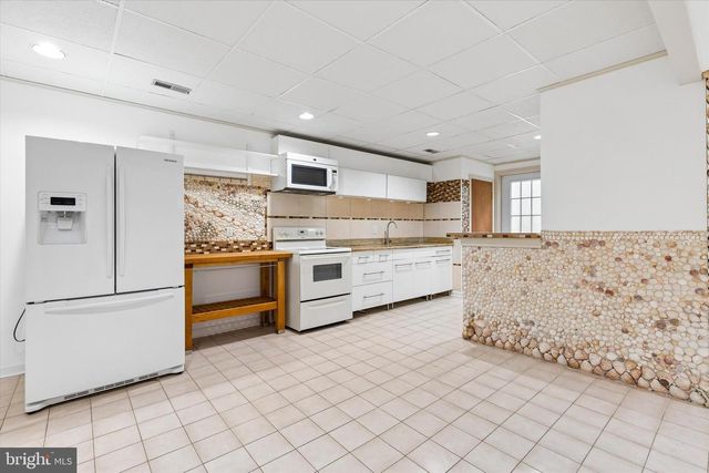 1734 HALLMAN DR, Blue Bell, PA 19422