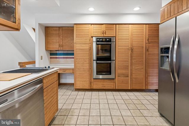 1734 HALLMAN DR, Blue Bell, PA 19422