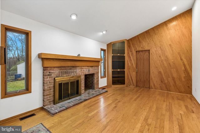 1734 HALLMAN DR, Blue Bell, PA 19422