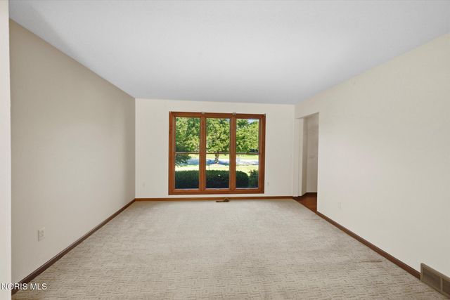 26441 Pin Oak Court, Perrysburg, OH 43551