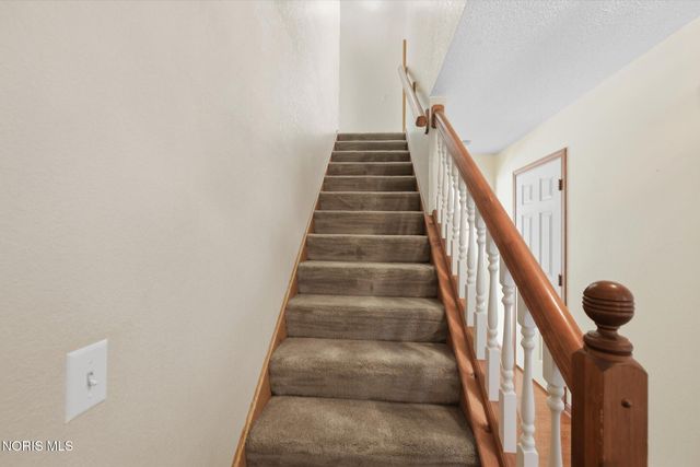 26441 Pin Oak Court, Perrysburg, OH 43551