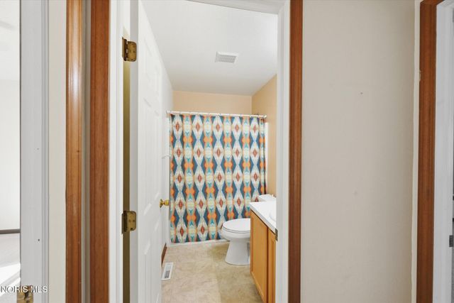 26441 Pin Oak Court, Perrysburg, OH 43551