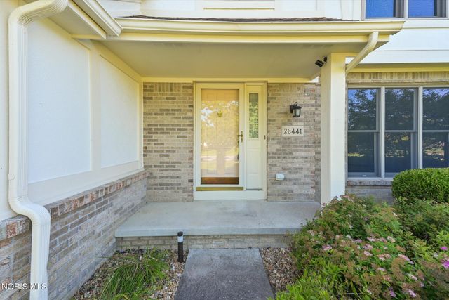 26441 Pin Oak Court, Perrysburg, OH 43551