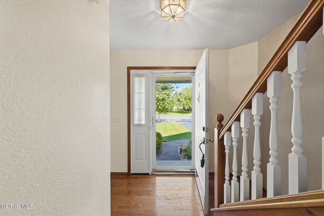 26441 Pin Oak Court, Perrysburg, OH 43551