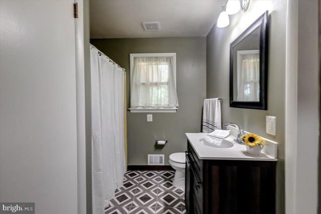 4500 OLD WASHINGTON RD, Sykesville, MD 21784