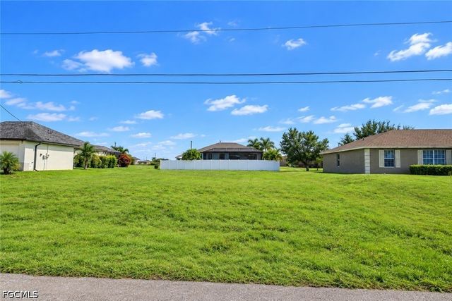 1237 NW 33rd PL, Cape Coral, FL 33993