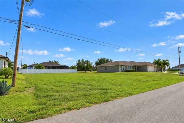 1237 NW 33rd PL, Cape Coral, FL 33993