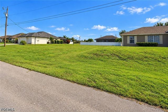 1237 NW 33rd PL, Cape Coral, FL 33993