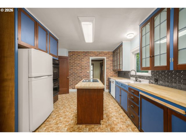 337 Ne 28TH Ave, Hillsboro, OR 97124