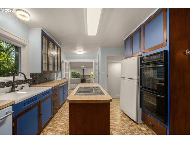 337 Ne 28TH Ave, Hillsboro, OR 97124