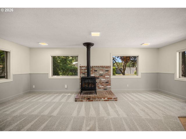 337 Ne 28TH Ave, Hillsboro, OR 97124