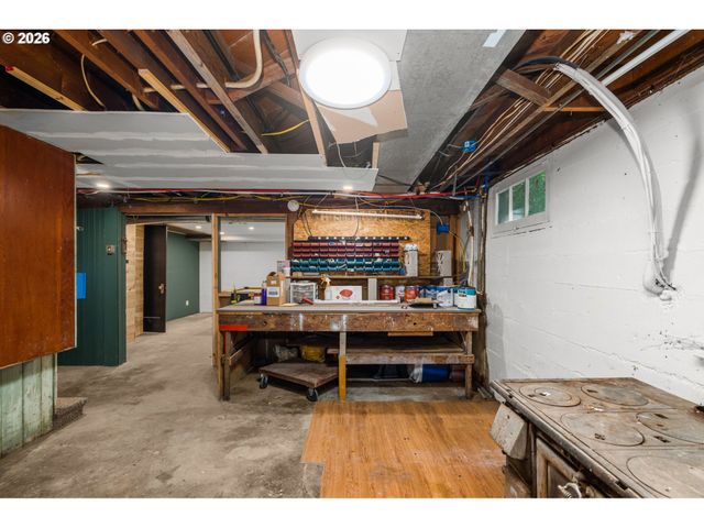 337 Ne 28TH Ave, Hillsboro, OR 97124