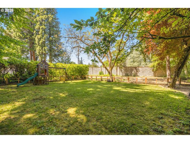 337 Ne 28TH Ave, Hillsboro, OR 97124