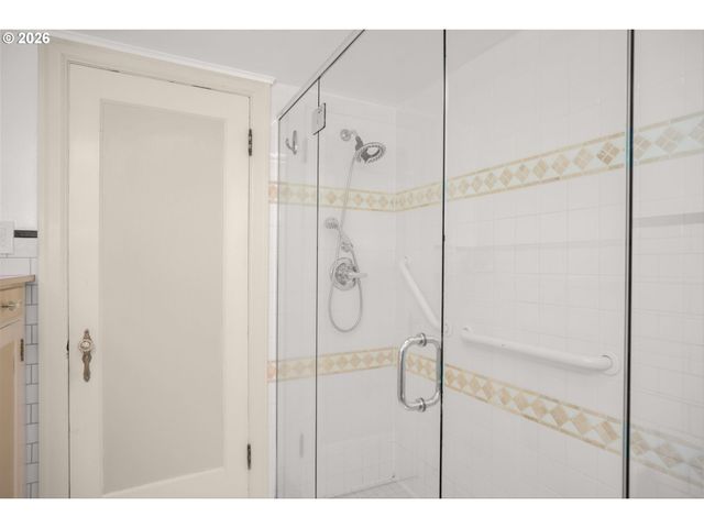 337 Ne 28TH Ave, Hillsboro, OR 97124
