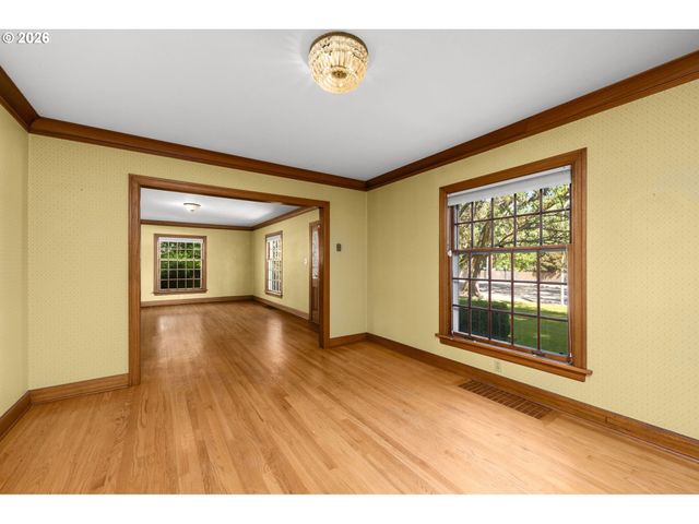 337 Ne 28TH Ave, Hillsboro, OR 97124