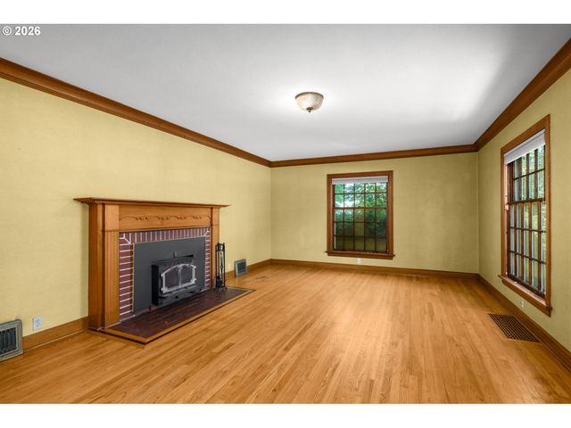 337 Ne 28TH Ave, Hillsboro, OR 97124