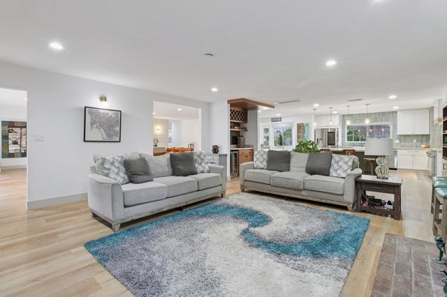 43 Corte Maria Ave, Chula Vista, CA 91910