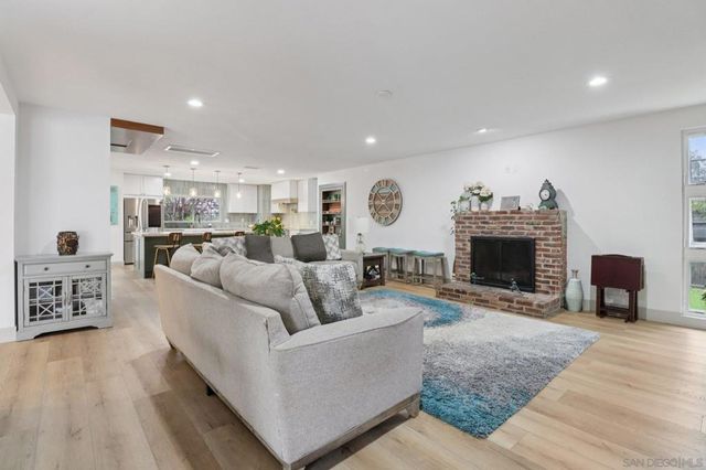 43 Corte Maria Ave, Chula Vista, CA 91910