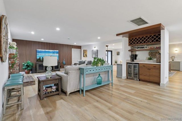 43 Corte Maria Ave, Chula Vista, CA 91910