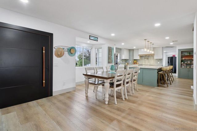 43 Corte Maria Ave, Chula Vista, CA 91910