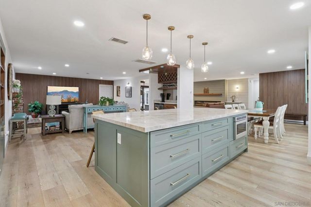 43 Corte Maria Ave, Chula Vista, CA 91910