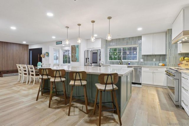 43 Corte Maria Ave, Chula Vista, CA 91910