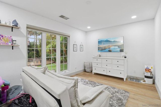 43 Corte Maria Ave, Chula Vista, CA 91910