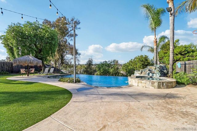 43 Corte Maria Ave, Chula Vista, CA 91910