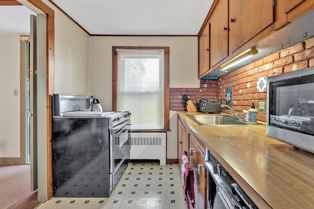 22 Alma Rd, Falmouth, MA 02540