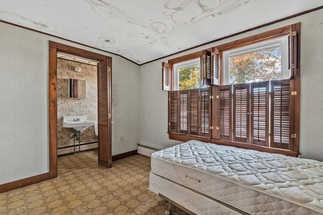 22 Alma Rd, Falmouth, MA 02540