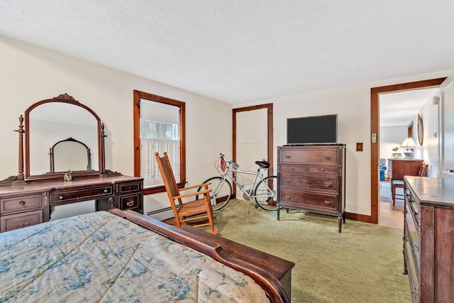 22 Alma Rd, Falmouth, MA 02540