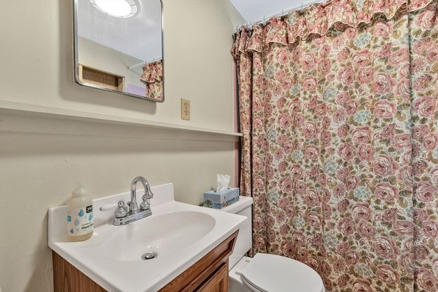 22 Alma Rd, Falmouth, MA 02540