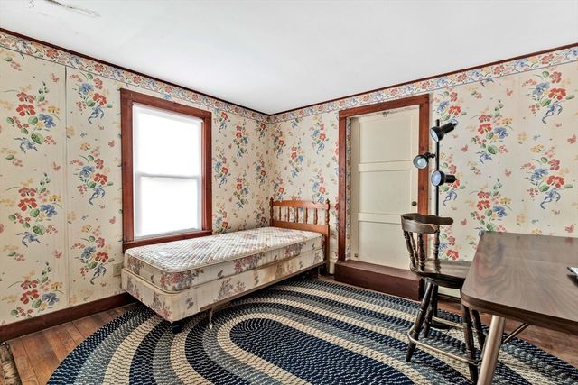 22 Alma Rd, Falmouth, MA 02540