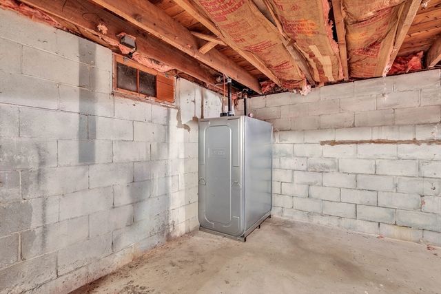 22 Alma Rd, Falmouth, MA 02540