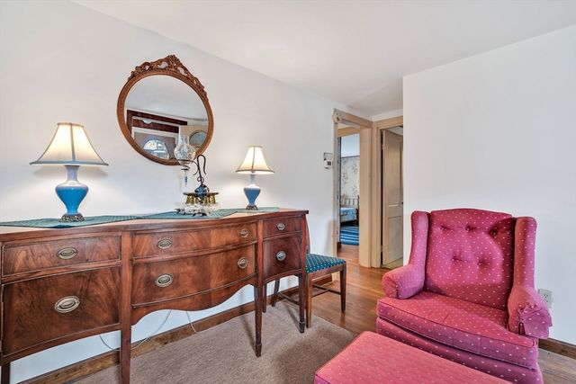 22 Alma Rd, Falmouth, MA 02540